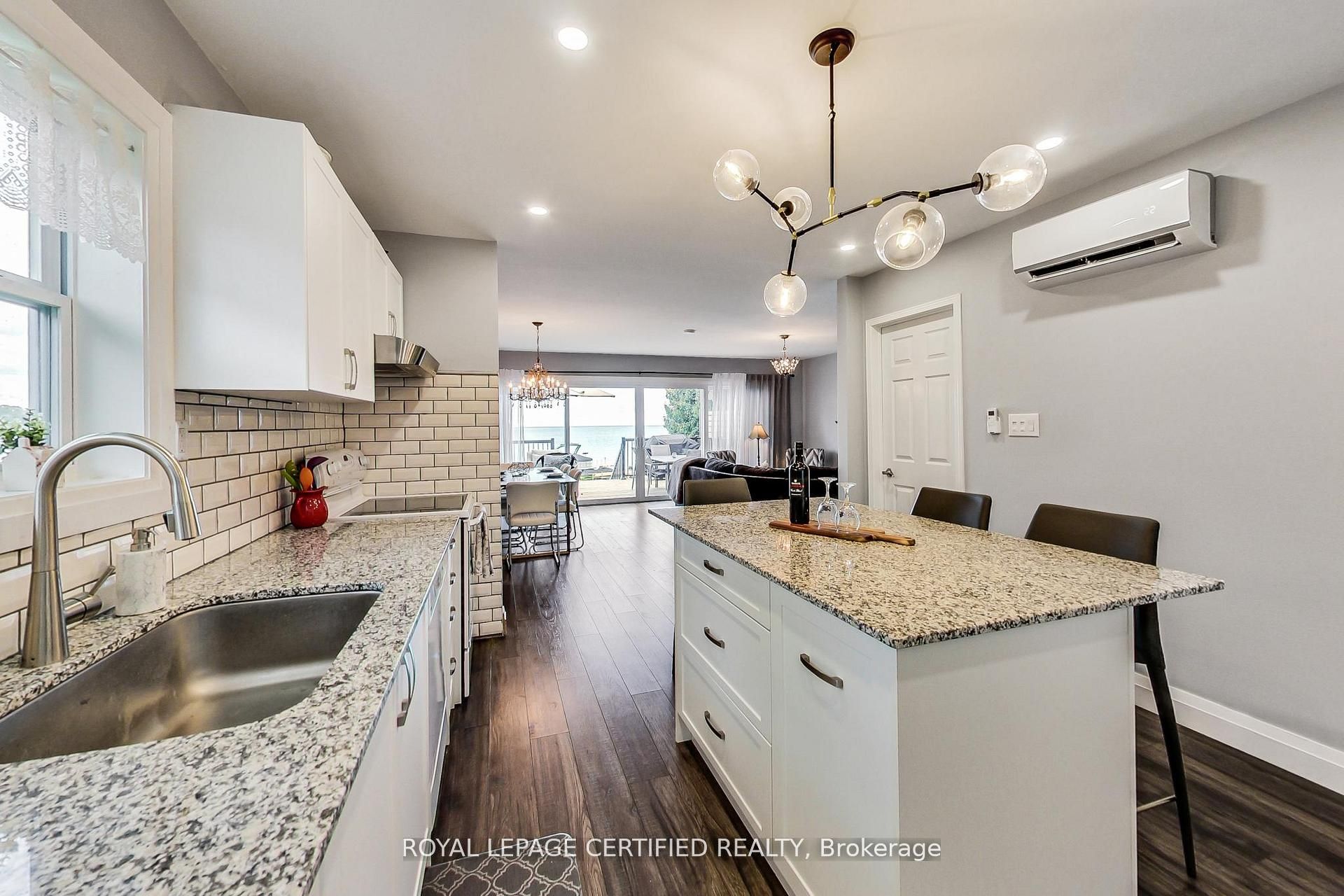 69 Olive Crescent Property Photo 15