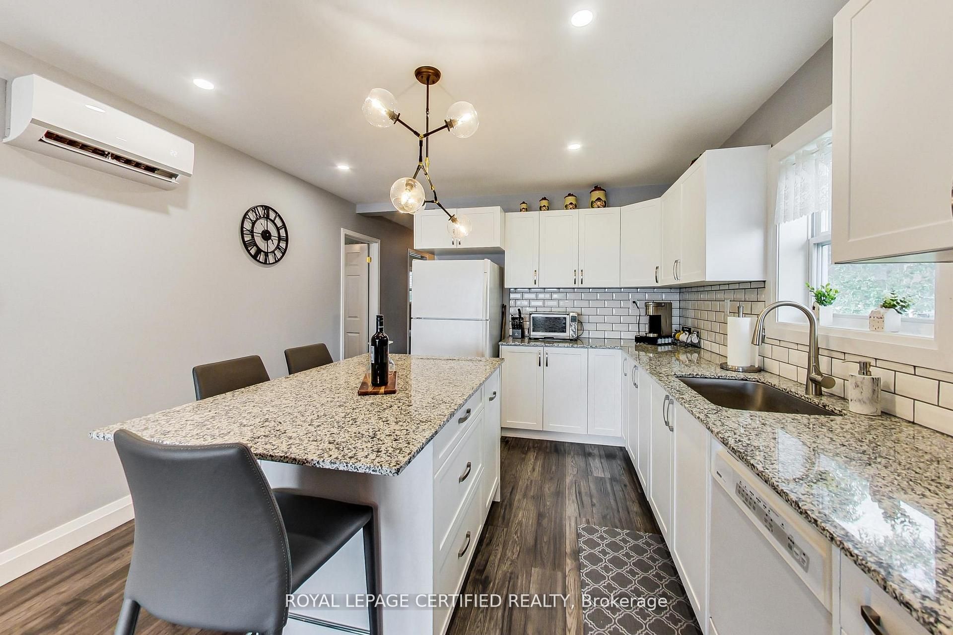 69 Olive Crescent Property Photo 16