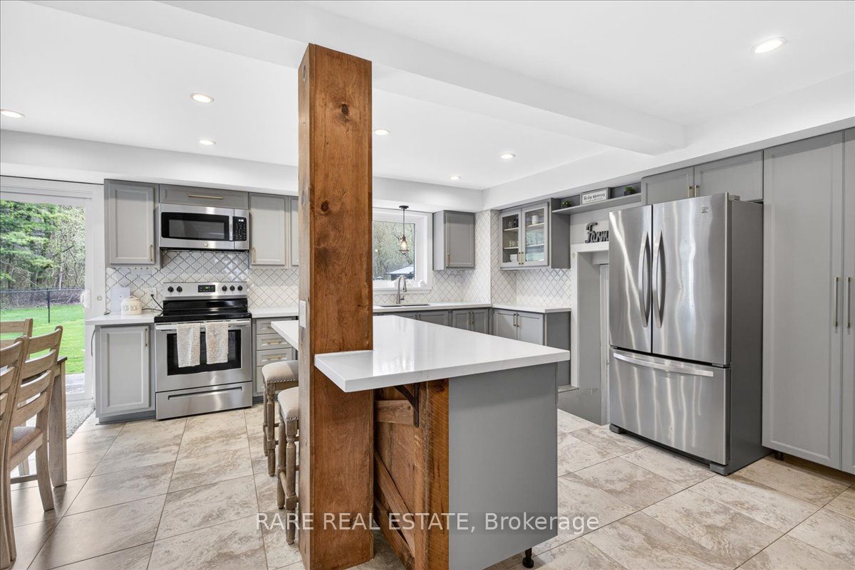 2570 Creemore Avenue Property Photo 8