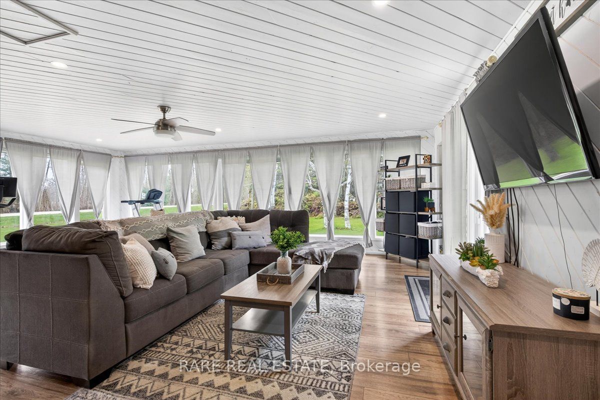 2570 Creemore Avenue Property Photo 17