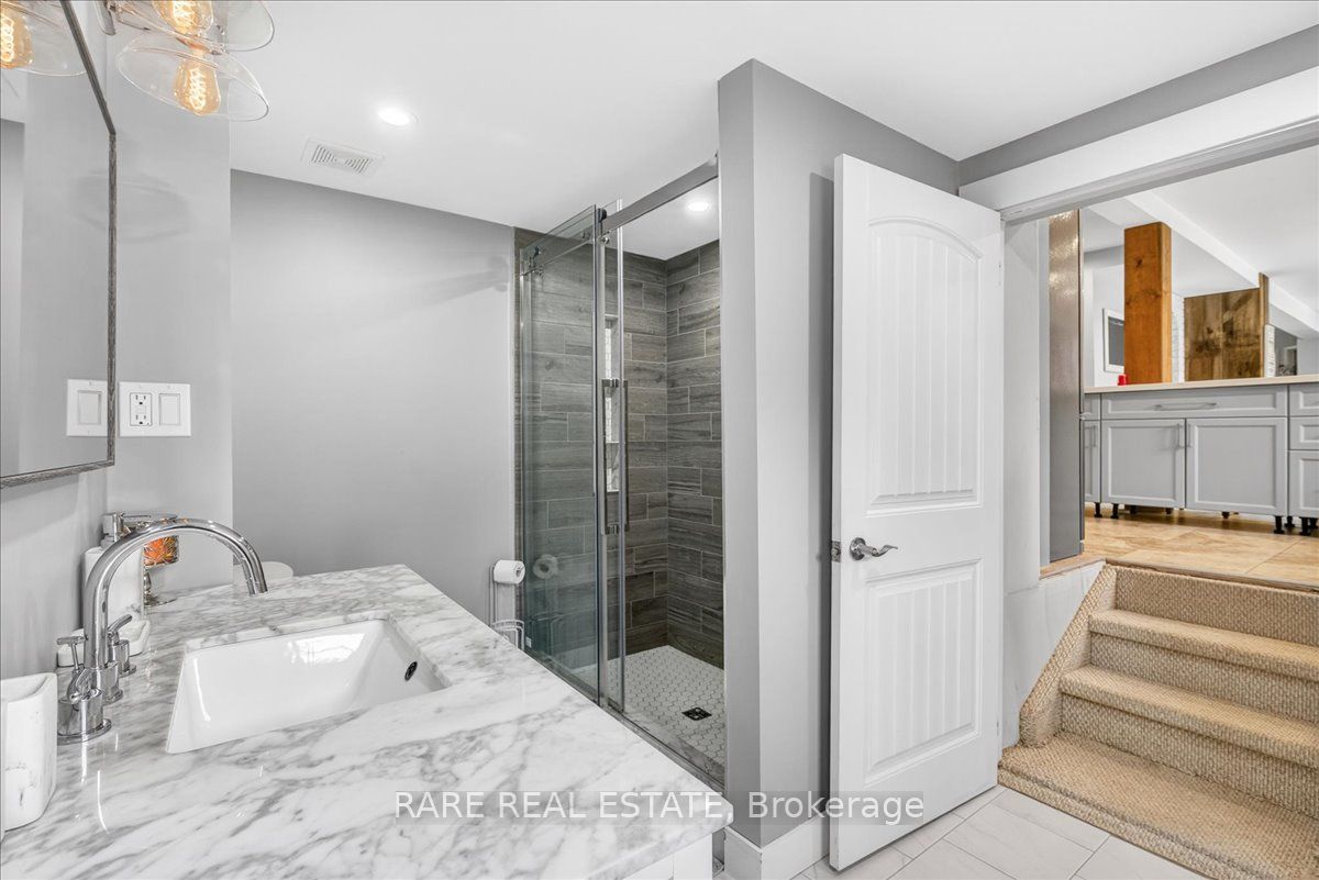 2570 Creemore Avenue Property Photo 28