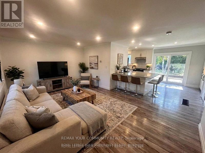 93 Westmount Drive S Property Photo 2