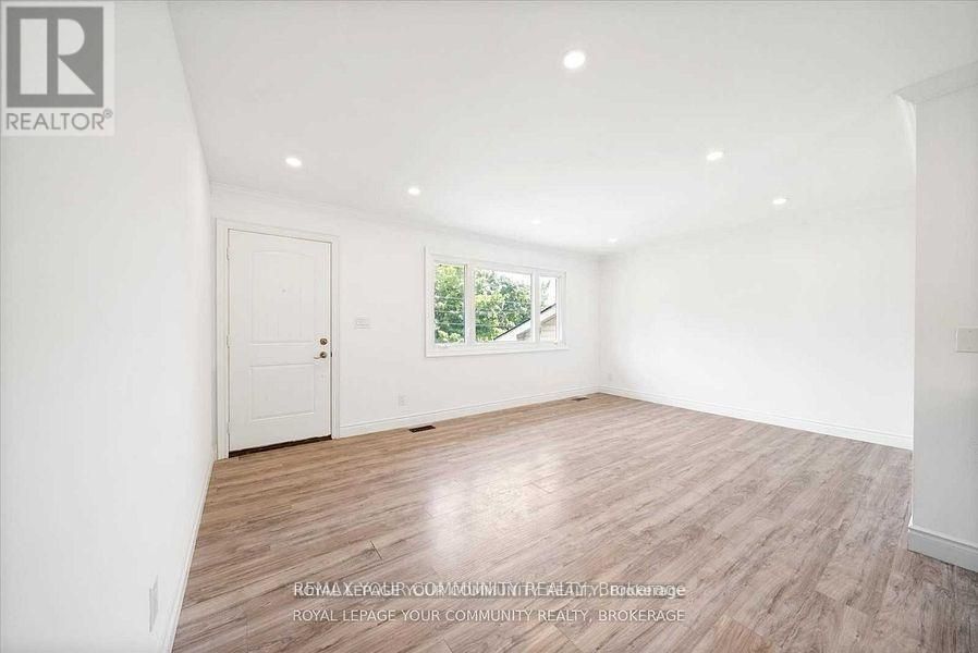 93 Westmount Drive S Property Photo 5