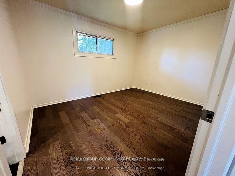 93 Westmount Drive S Property Photo 16
