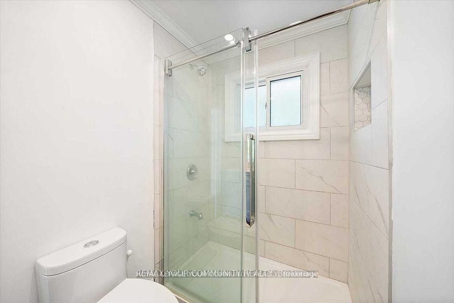 93 Westmount Drive S Property Photo 19