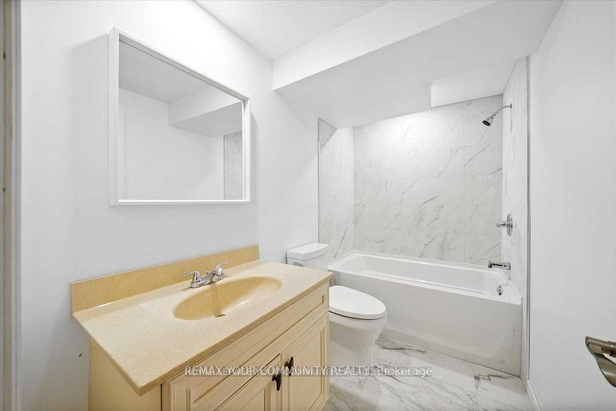 93 Westmount Drive S Property Photo 27