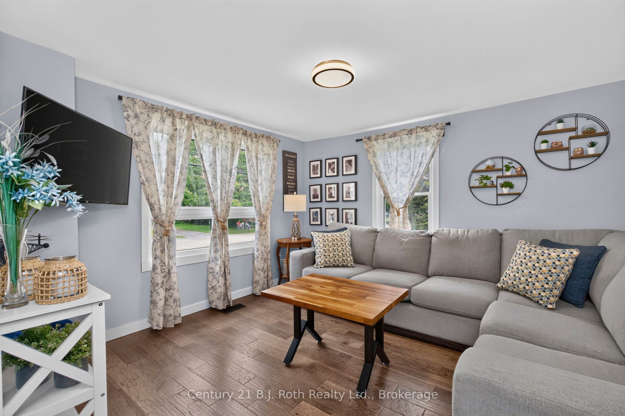 21 Maple Street Property Photo 12