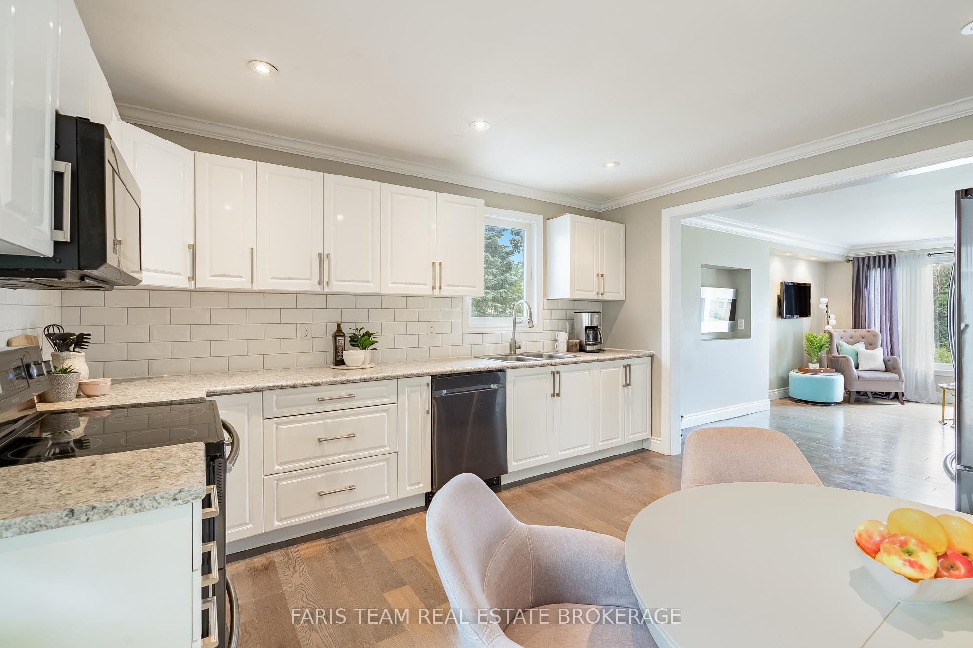 10 Karen Crescent Property Photo 8