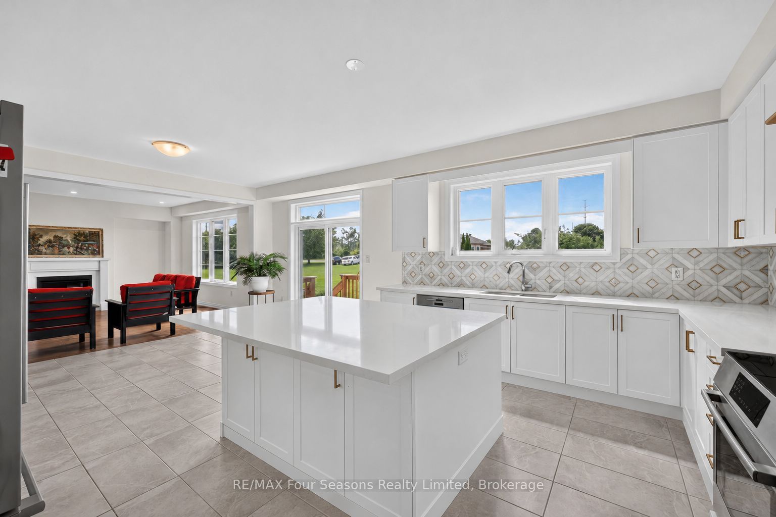 203 Coates Drive Property Photo 11