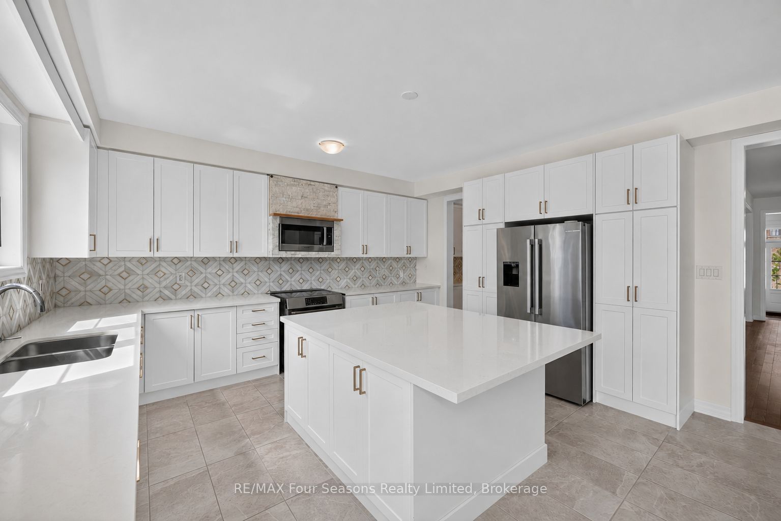 203 Coates Drive Property Photo 12