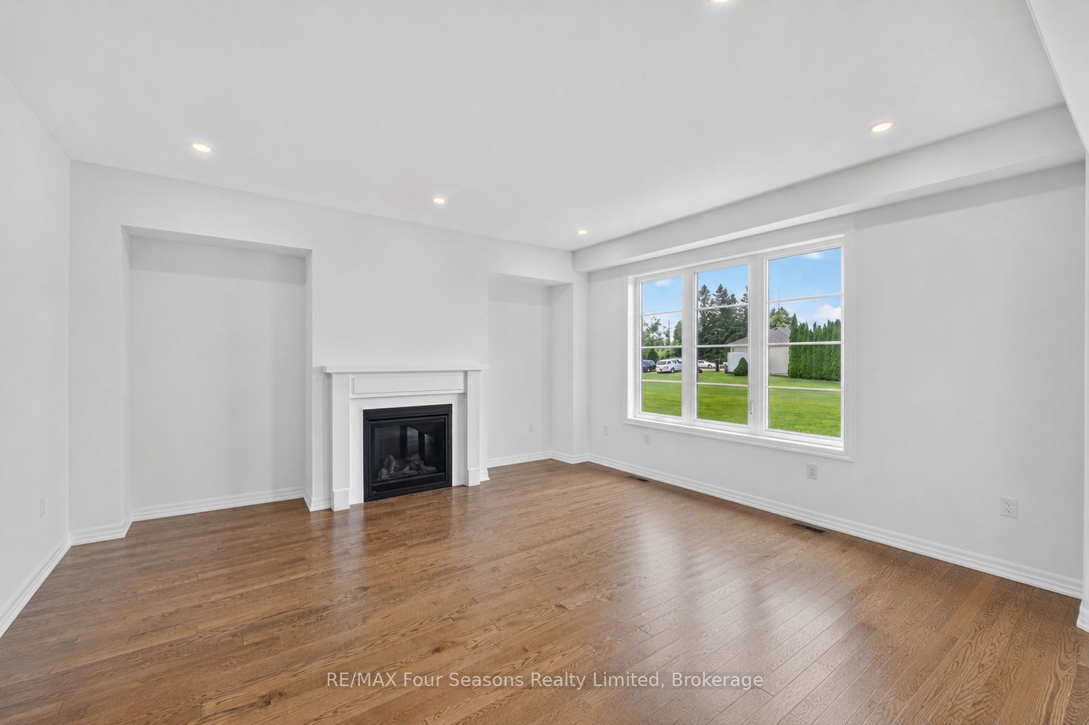 203 Coates Drive Property Photo 14
