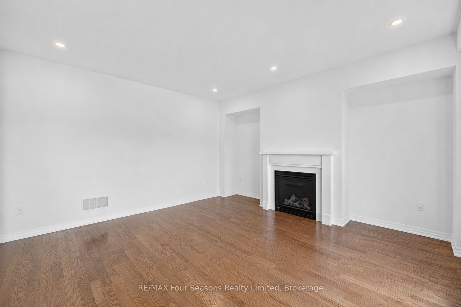 203 Coates Drive Property Photo 16