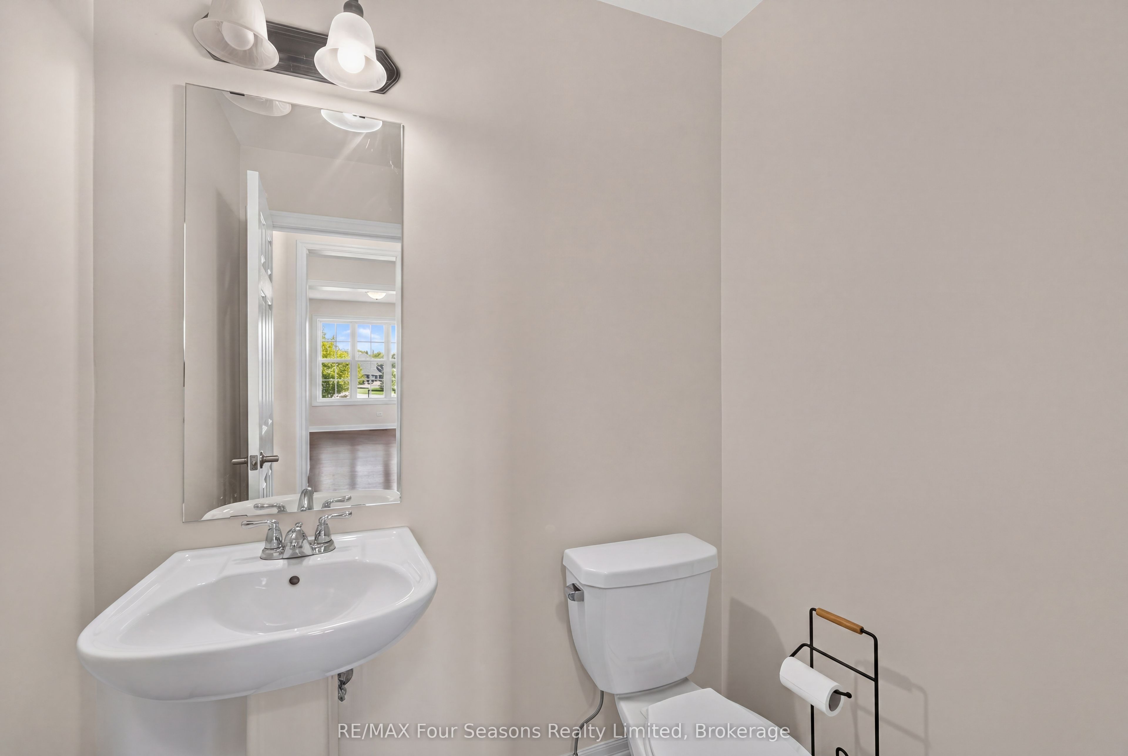 203 Coates Drive Property Photo 17