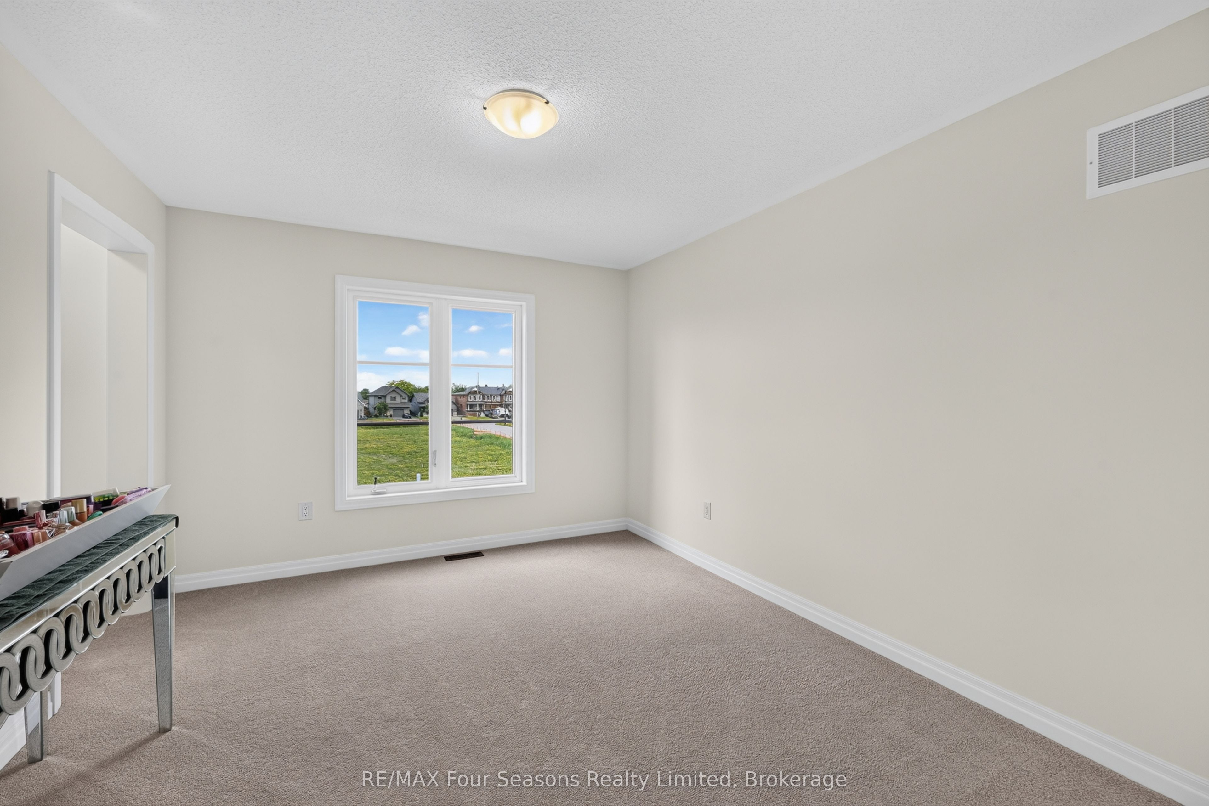 203 Coates Drive Property Photo 21