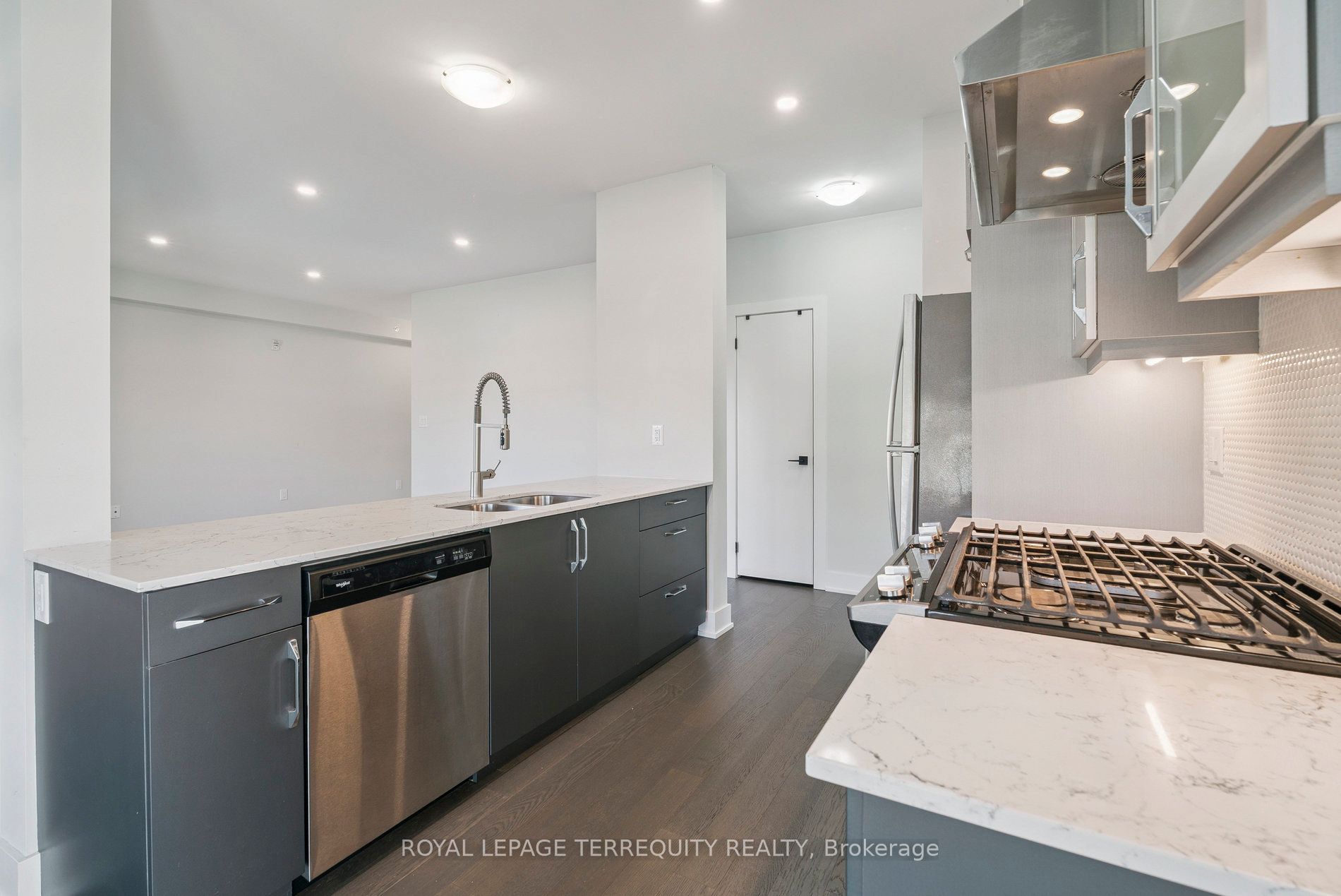 6 Spice Way 102 Property Photo 23