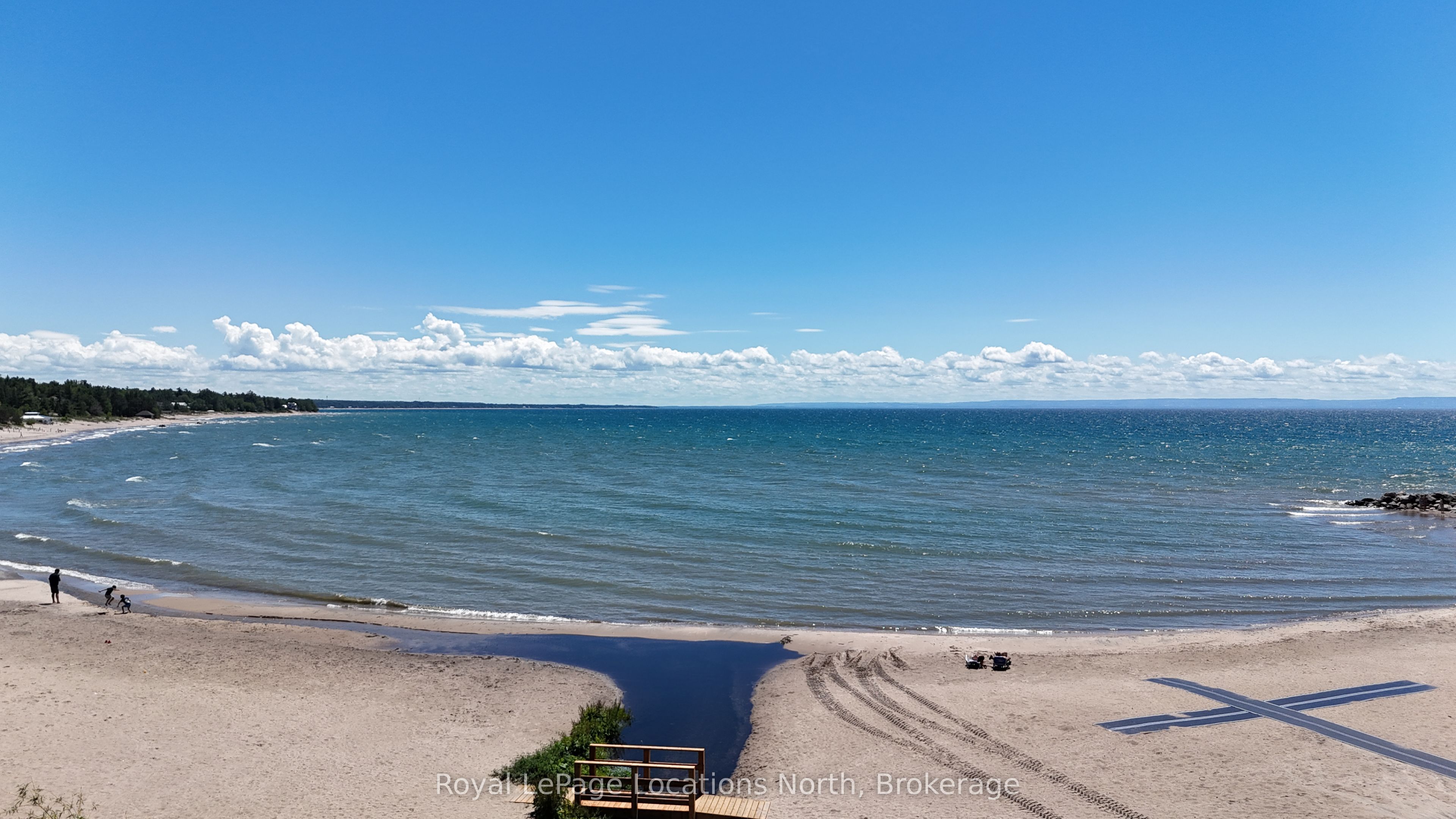 11 Tiny Beaches Road N Property Photo 3
