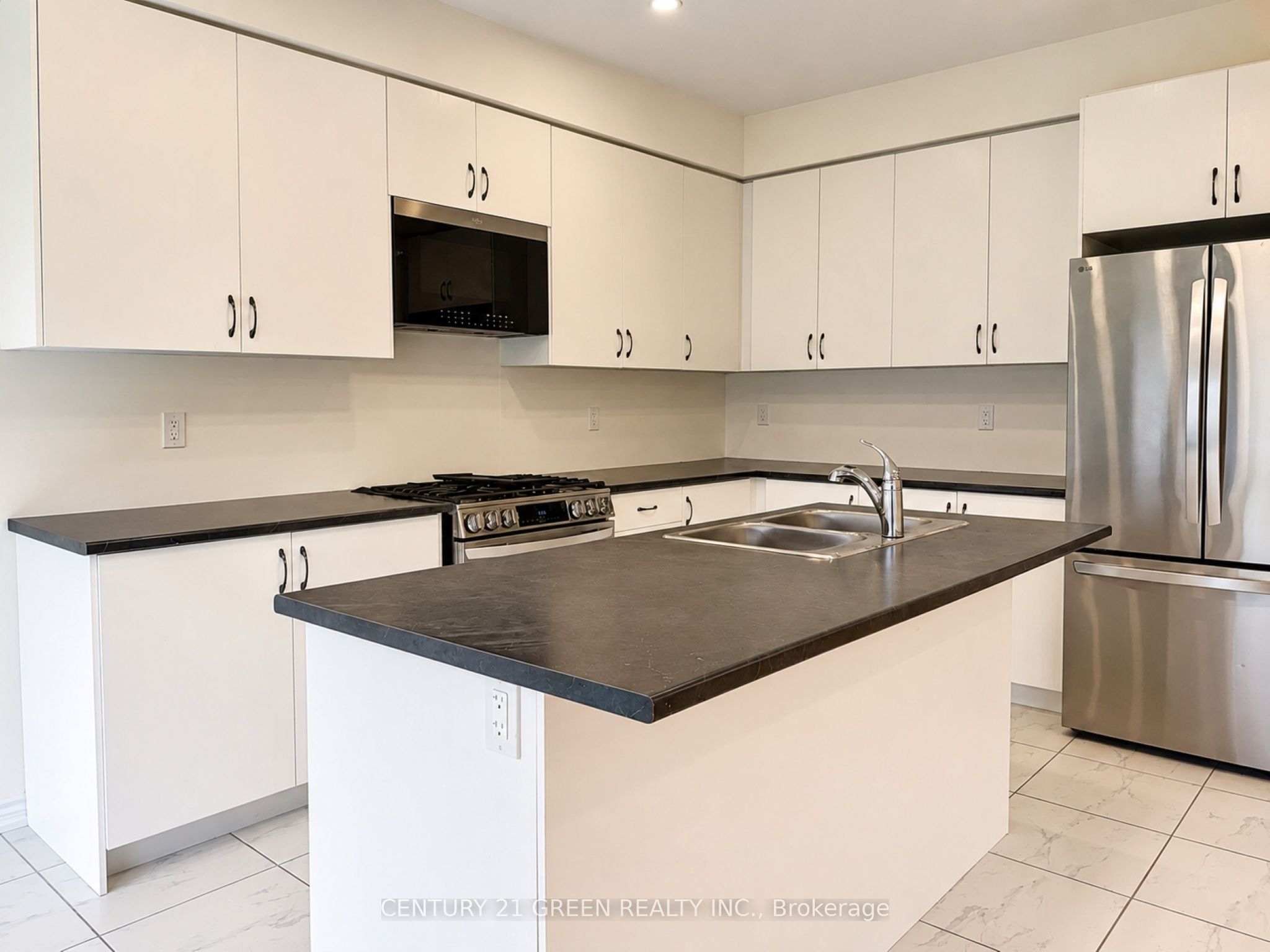 41 Durham Avenue Property Photo 11