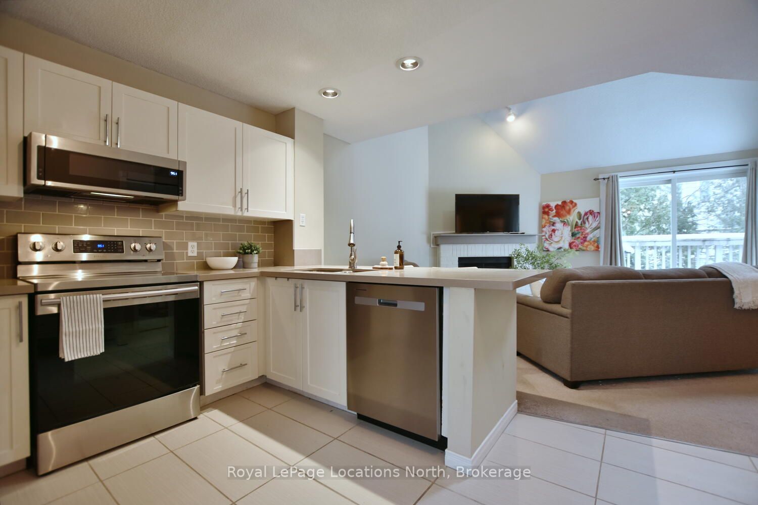 49 Trott Boulevard 176 Property Photo 9