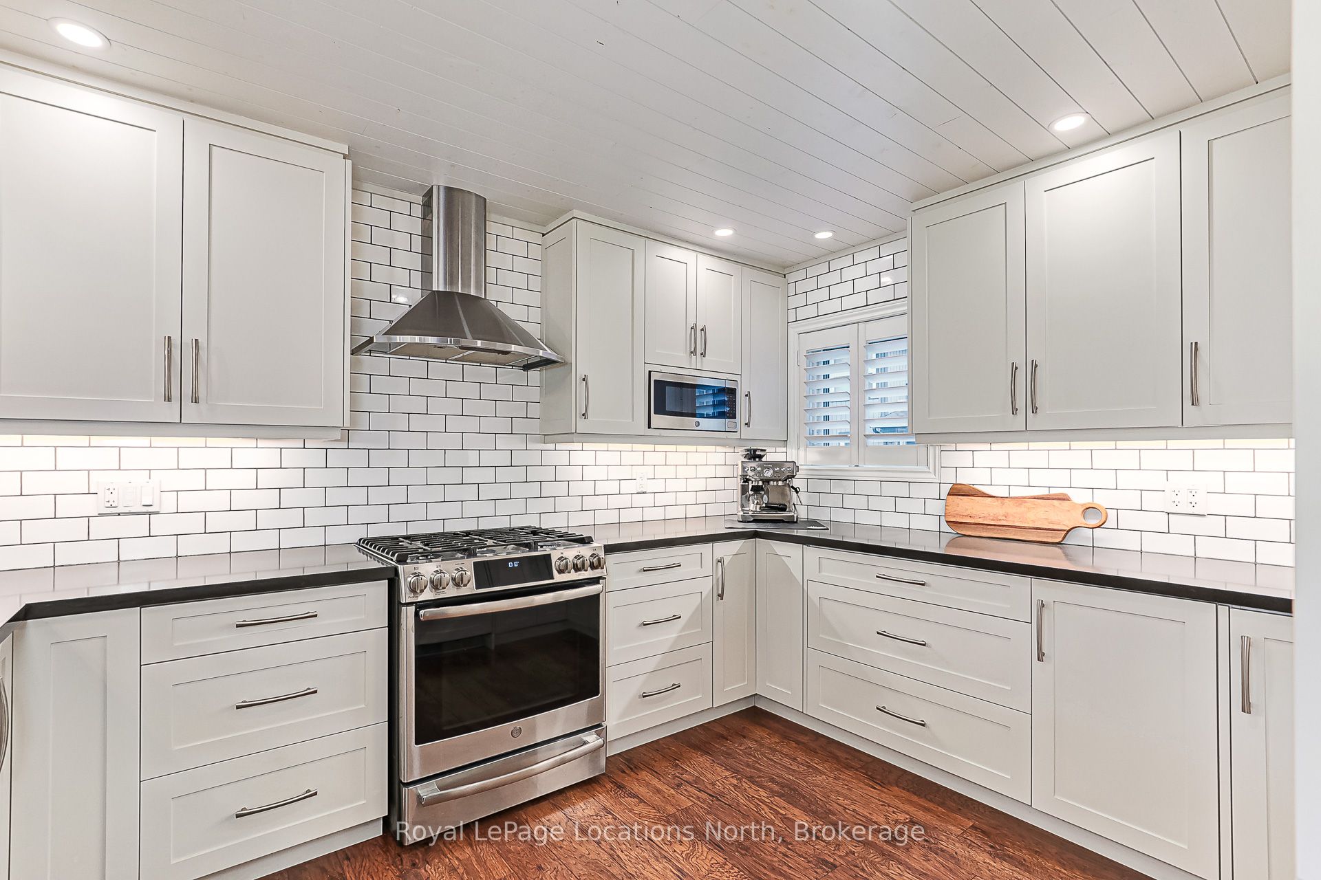 423 Mariners Way Property Photo 9
