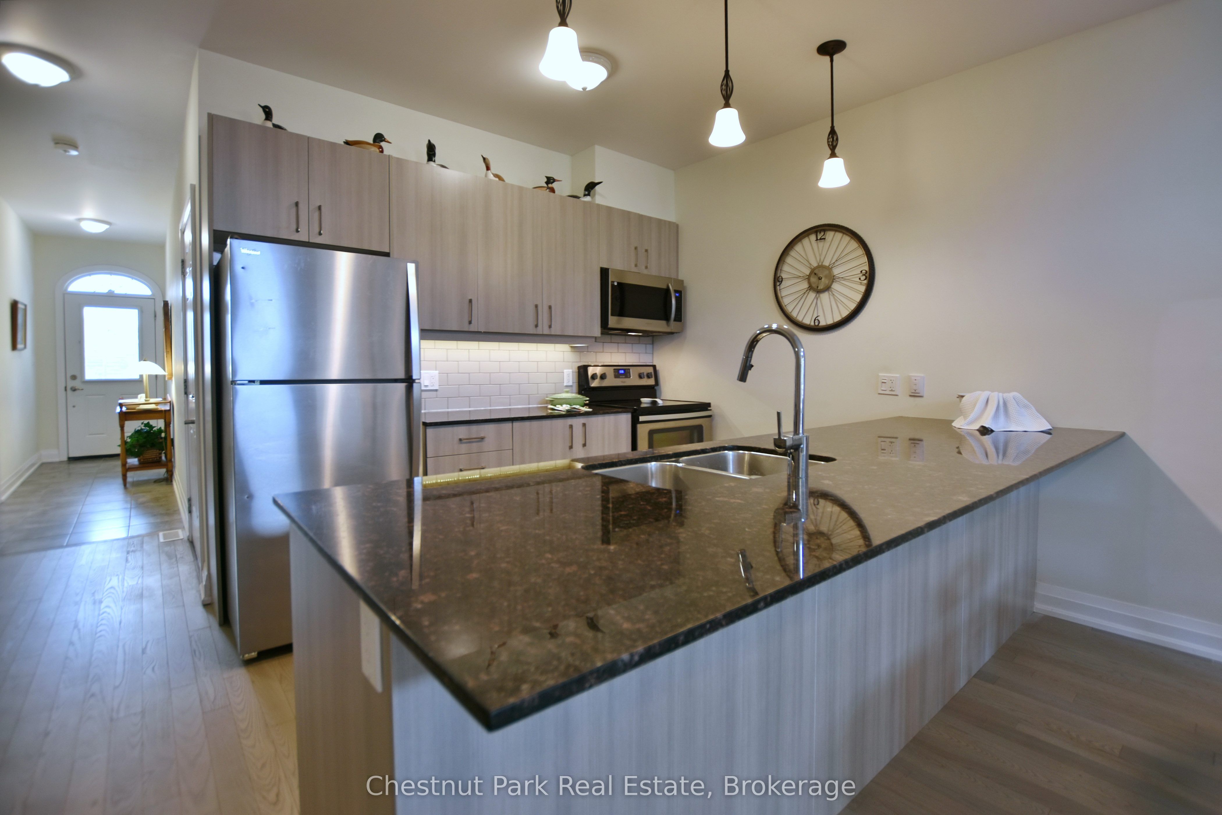 18 Sutton Lane Property Photo 5
