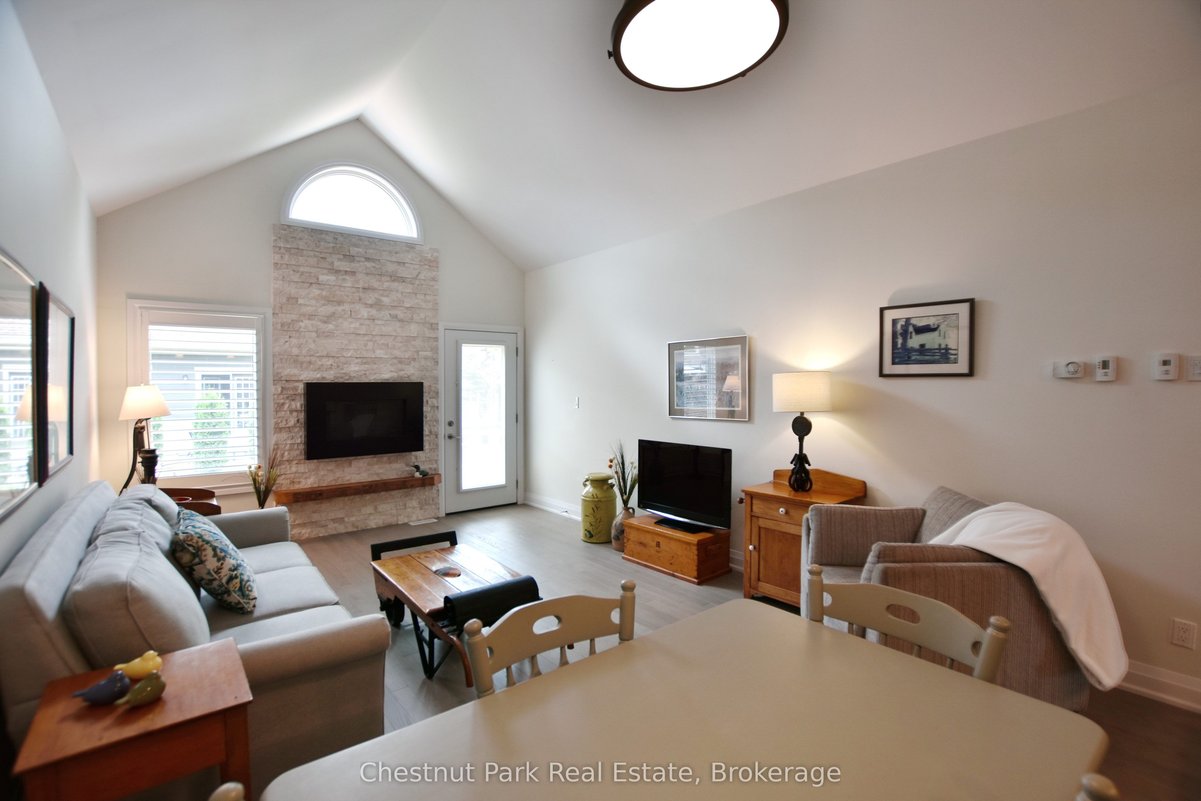18 Sutton Lane Property Photo 10
