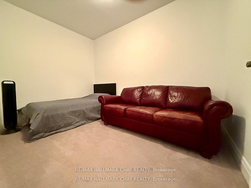 302 Essa Road 505 Property Photo 4