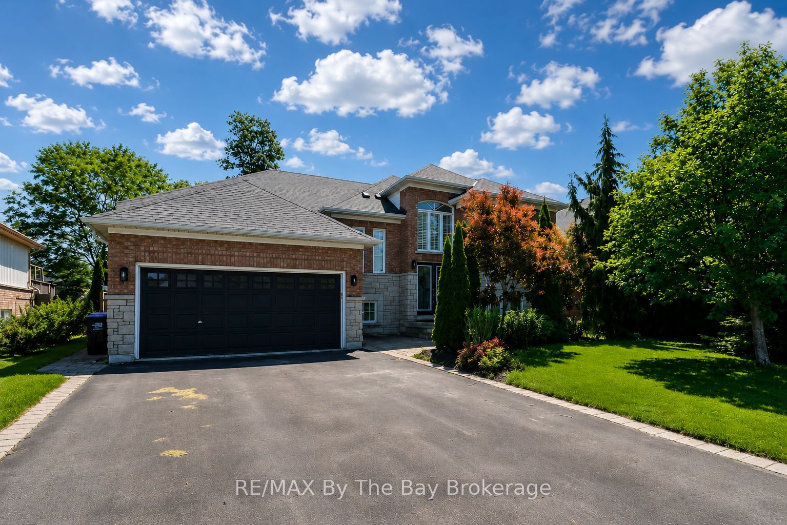 121 Royal Beech Drive Property Photo 1