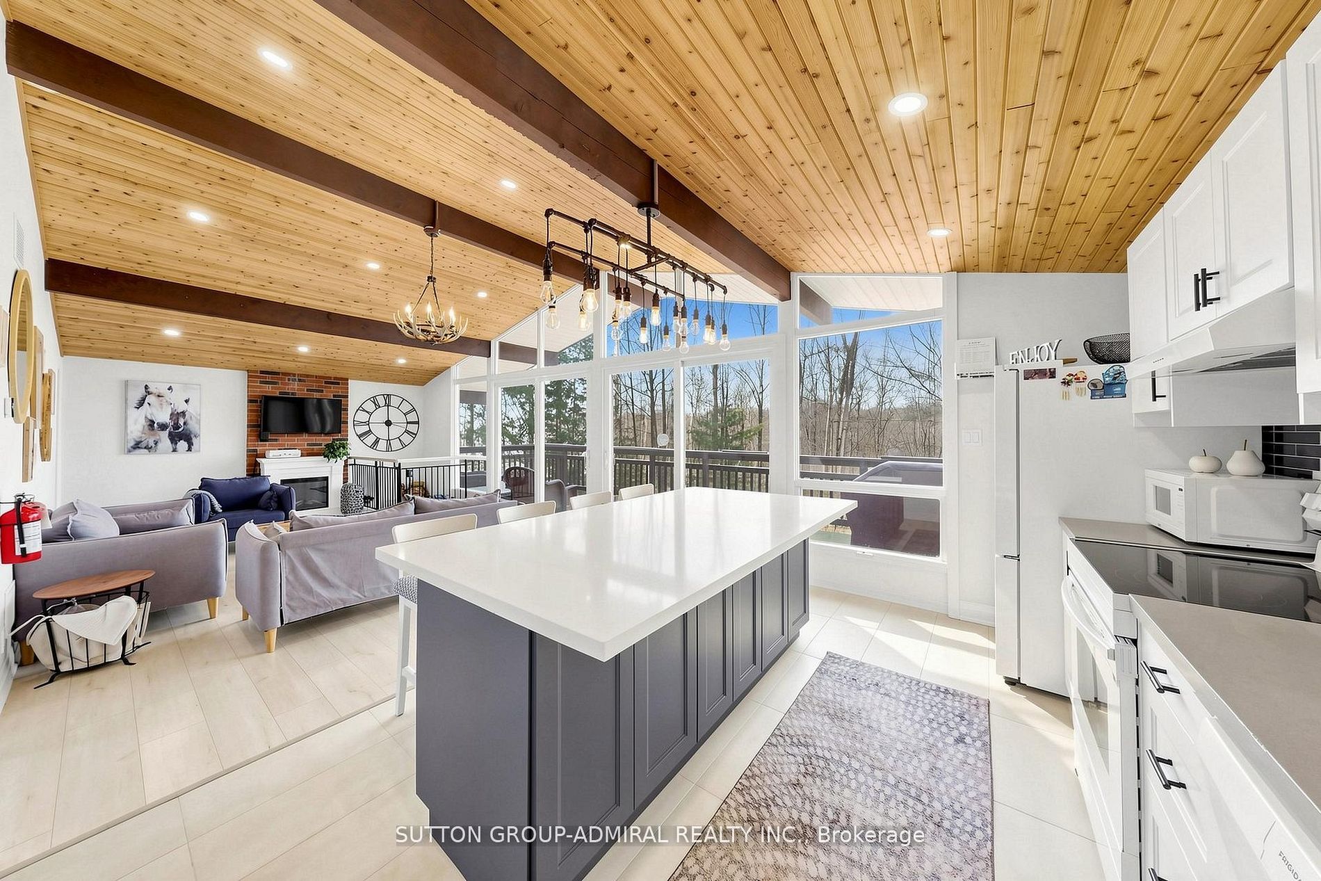 28 Timcourt Drive Property Photo 6