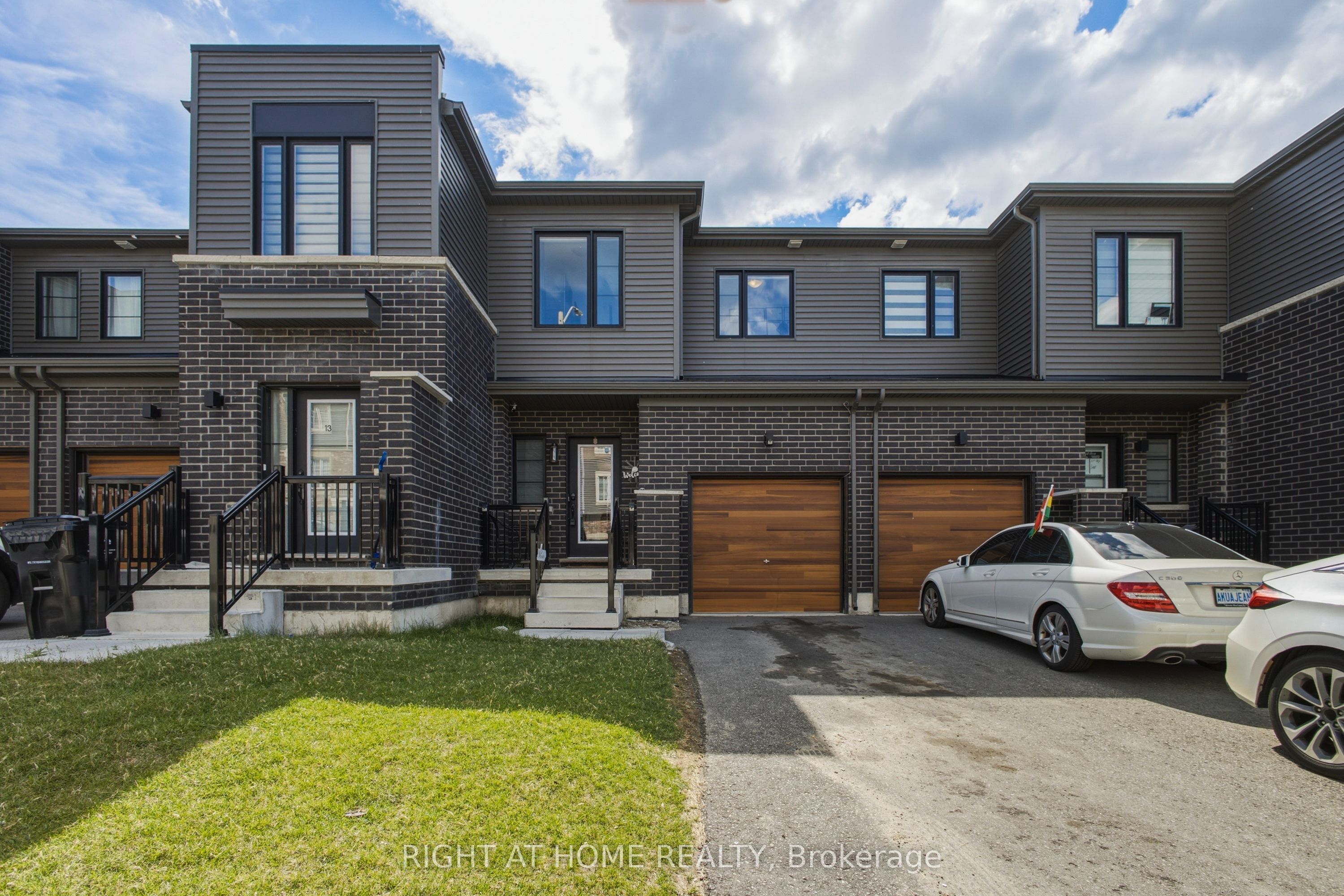 15 Hay Lane