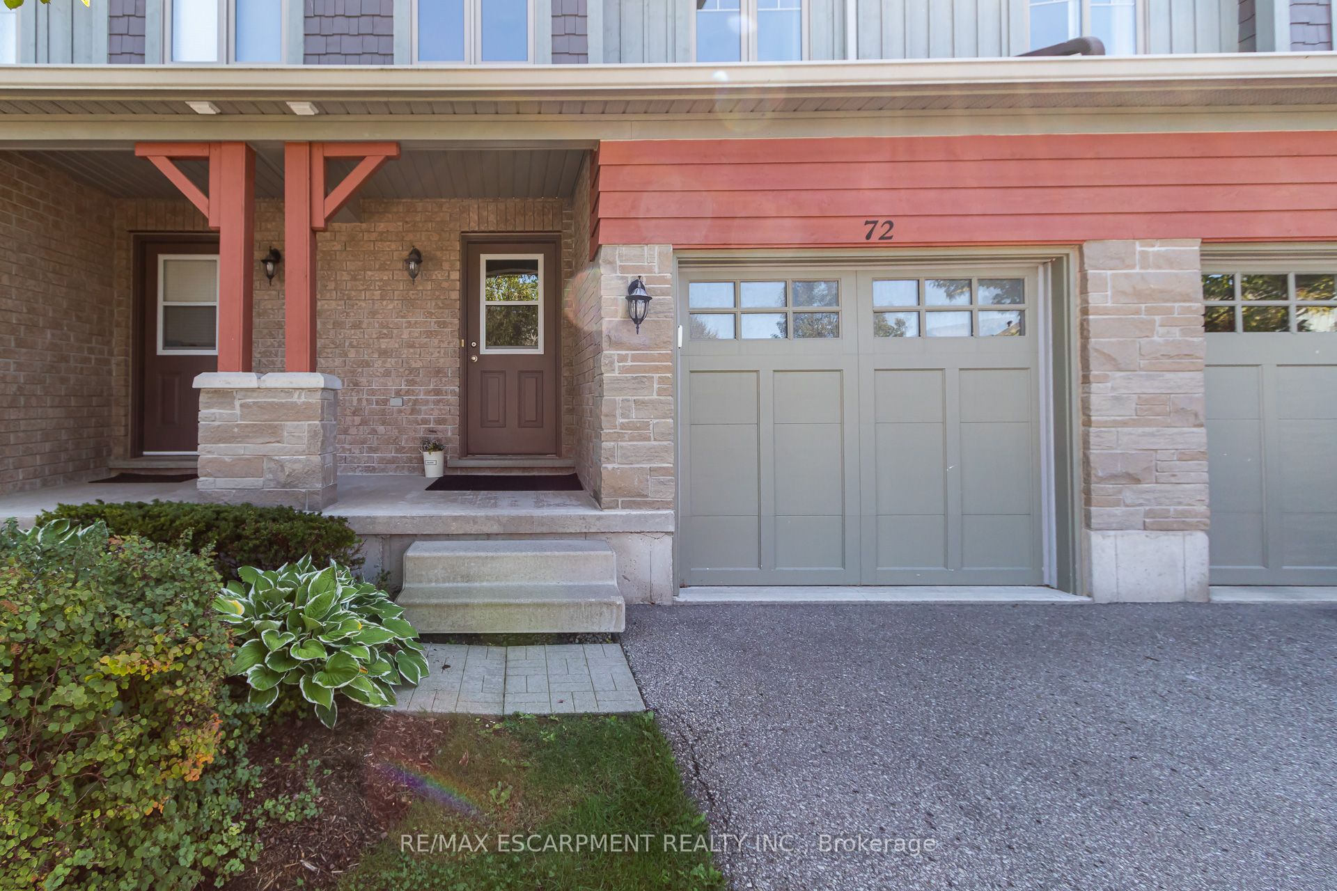 72 Silver Glen Boulevard Property Photo 3