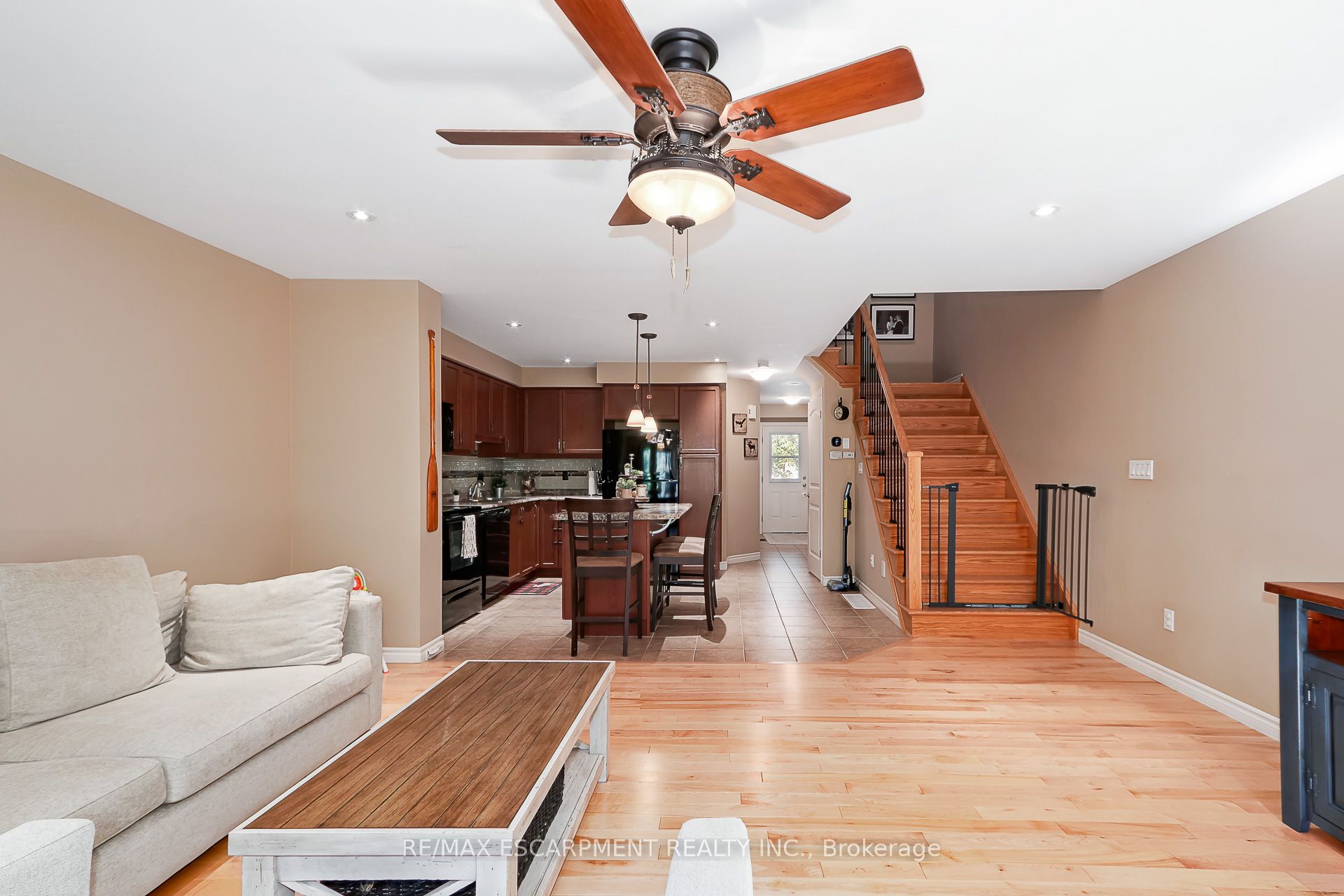 72 Silver Glen Boulevard Property Photo 13