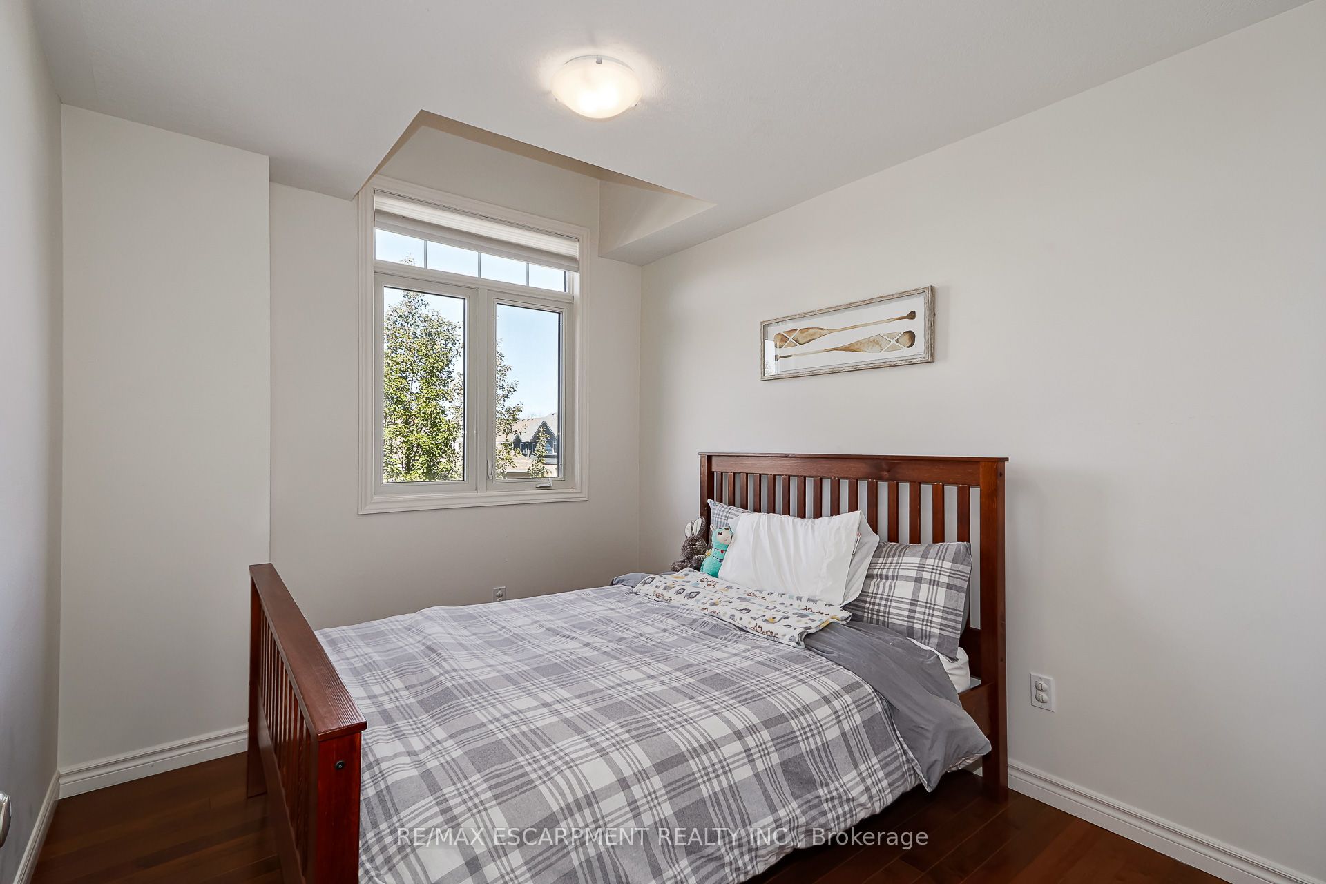 72 Silver Glen Boulevard Property Photo 14
