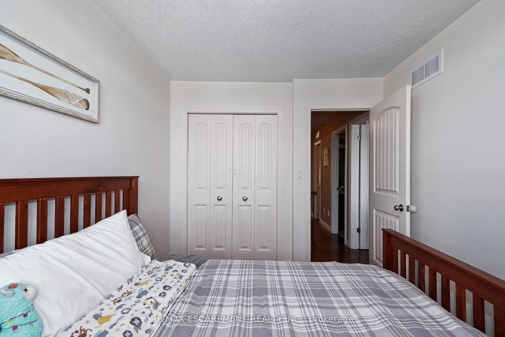 72 Silver Glen Boulevard Property Photo 15