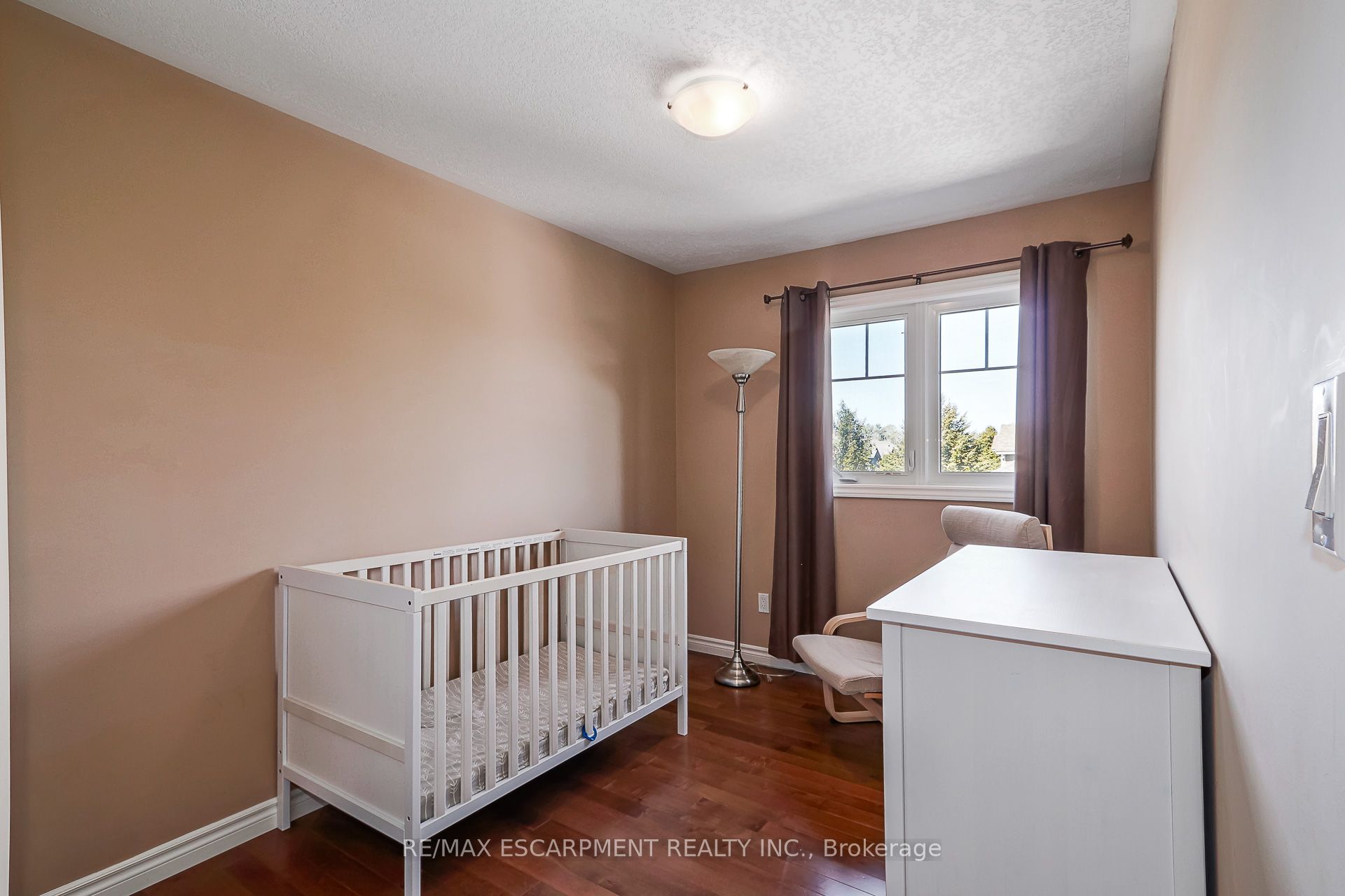 72 Silver Glen Boulevard Property Photo 17