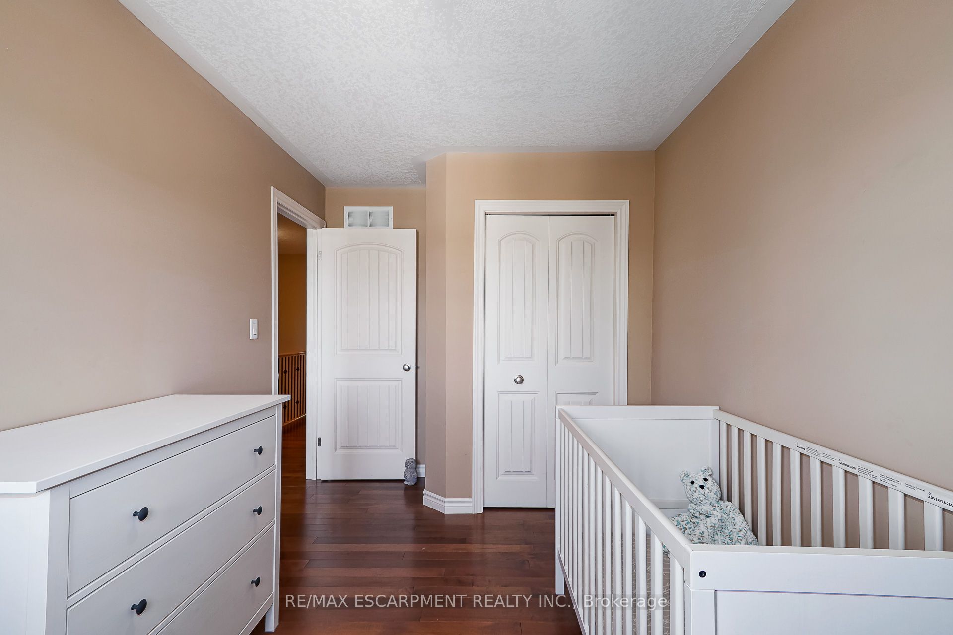 72 Silver Glen Boulevard Property Photo 18