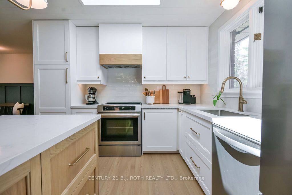 1078 Sunnidale Road Property Photo 10