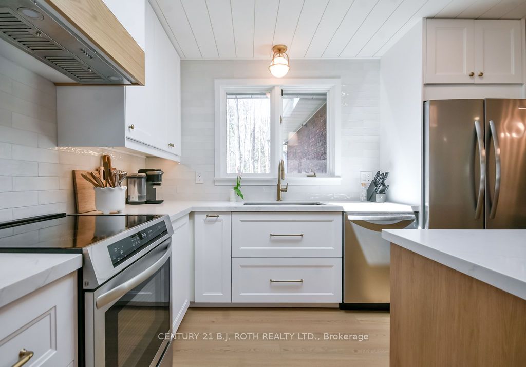 1078 Sunnidale Road Property Photo 11
