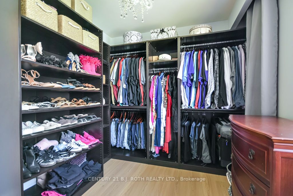 1078 Sunnidale Road Property Photo 17