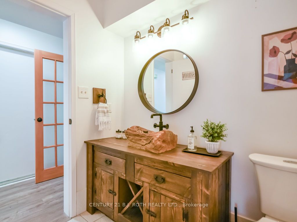 1078 Sunnidale Road Property Photo 21