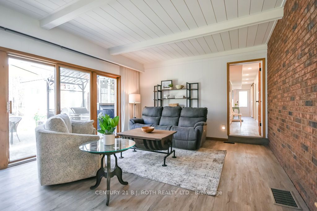 1078 Sunnidale Road Property Photo 22
