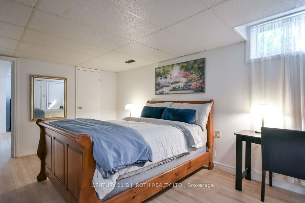 1078 Sunnidale Road Property Photo 32