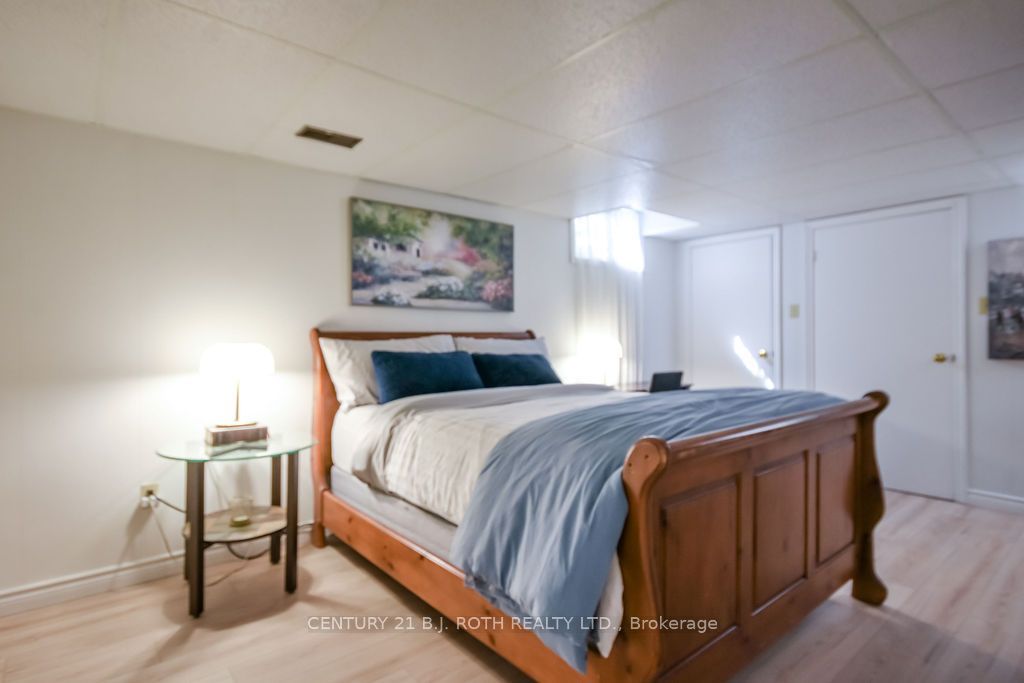 1078 Sunnidale Road Property Photo 33
