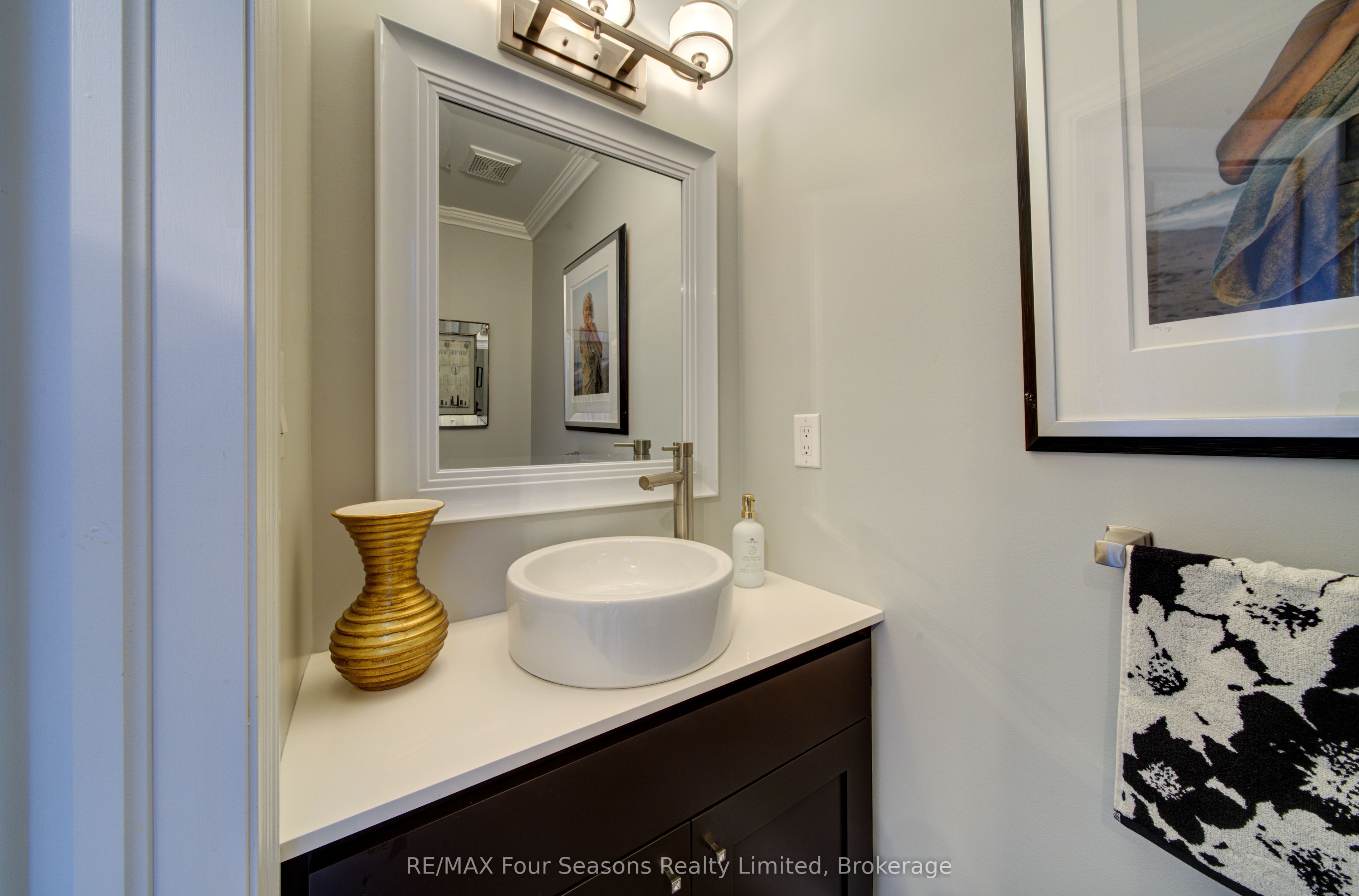 17 Collship Lane Property Photo 10