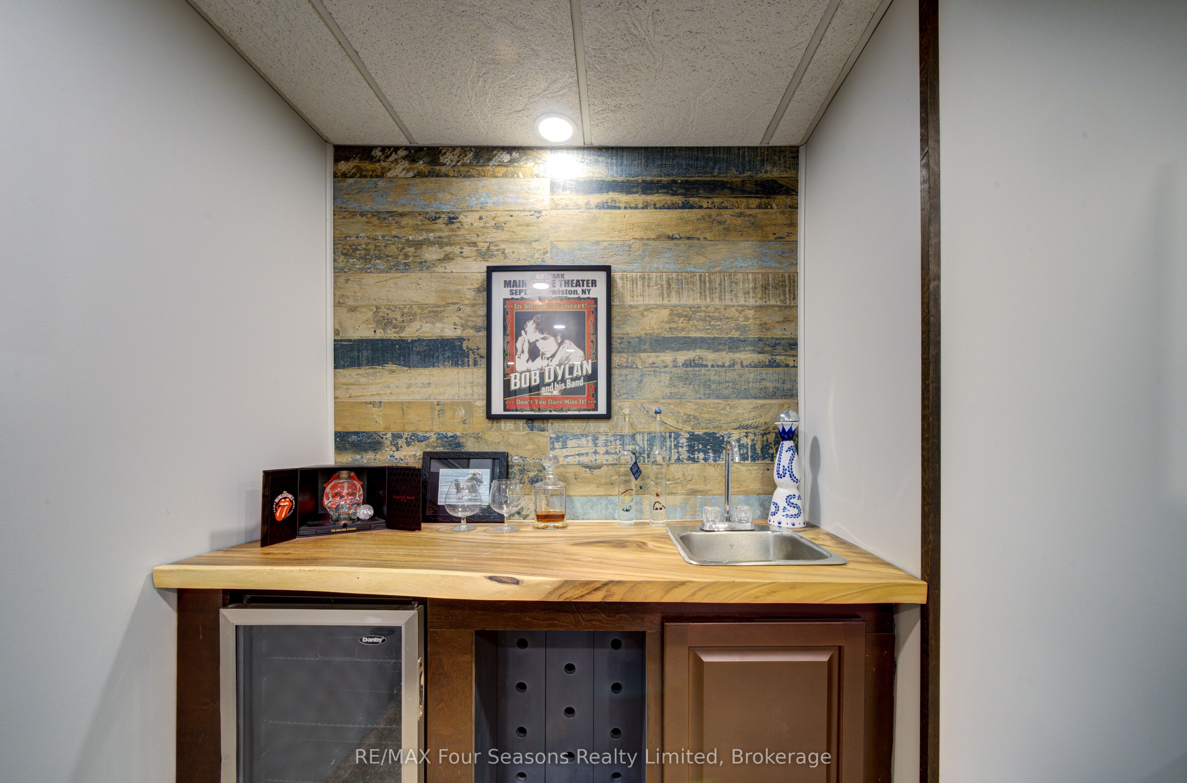 17 Collship Lane Property Photo 44