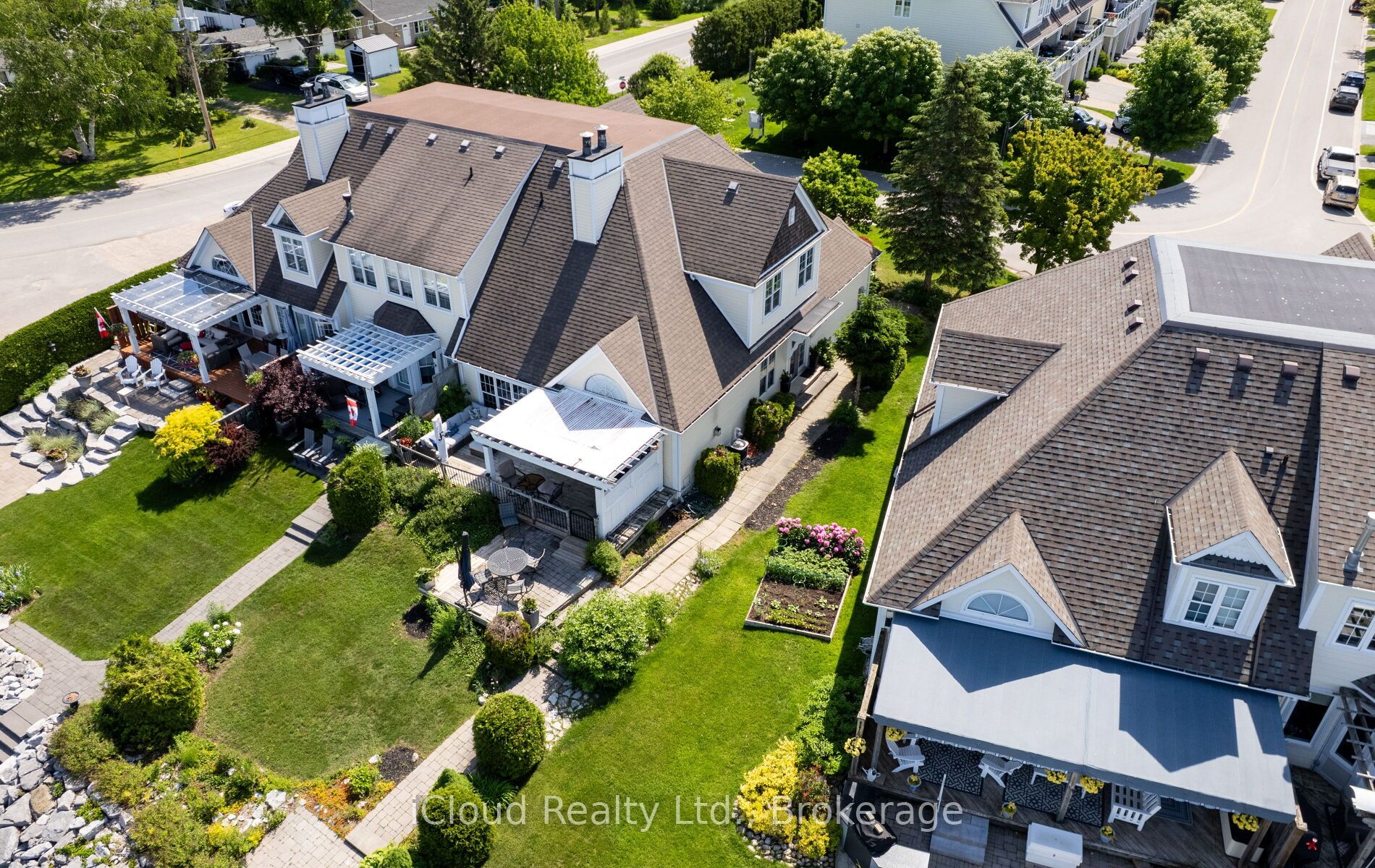 104 Wycliffe Cove Property Photo 4