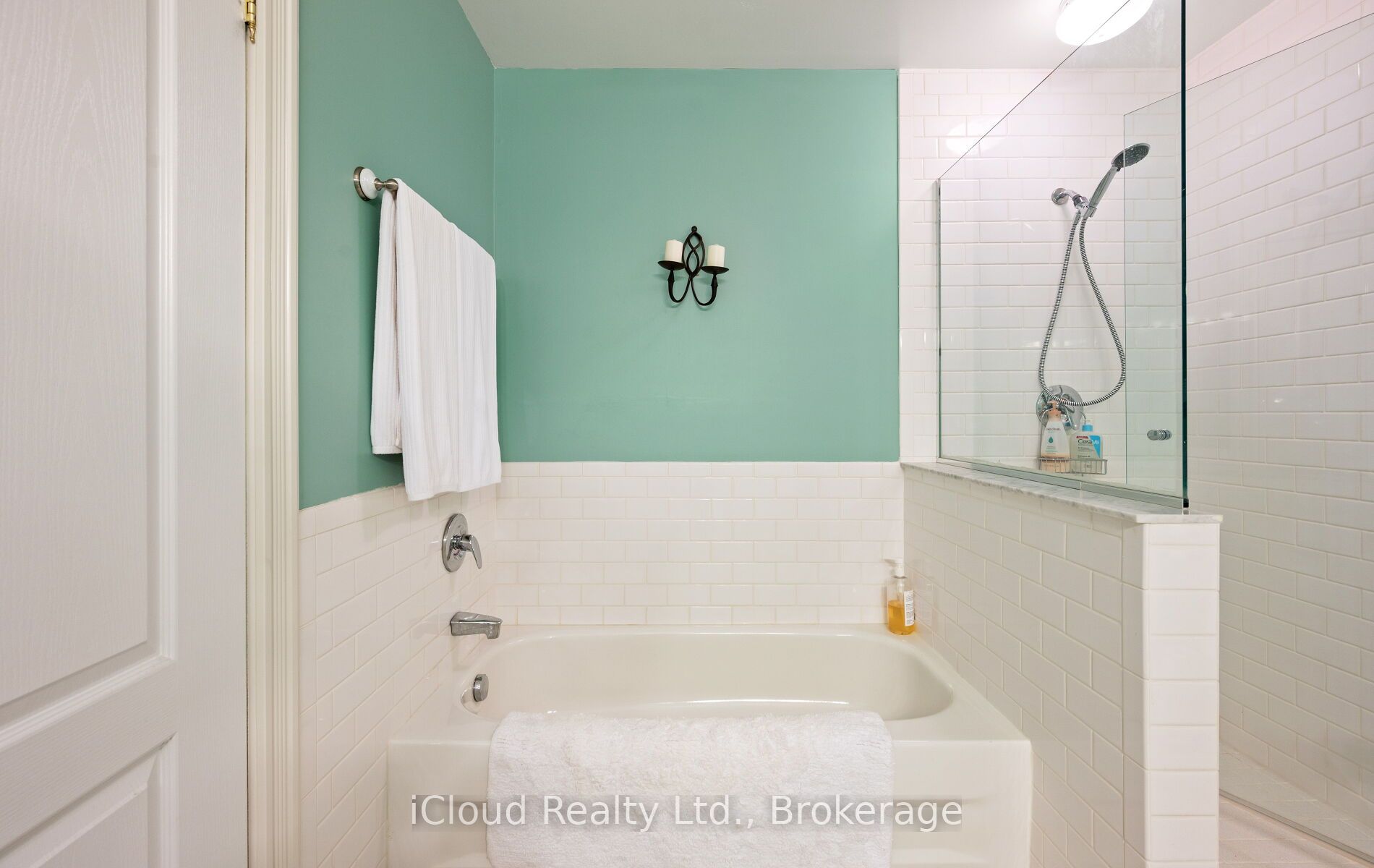 104 Wycliffe Cove Property Photo 39