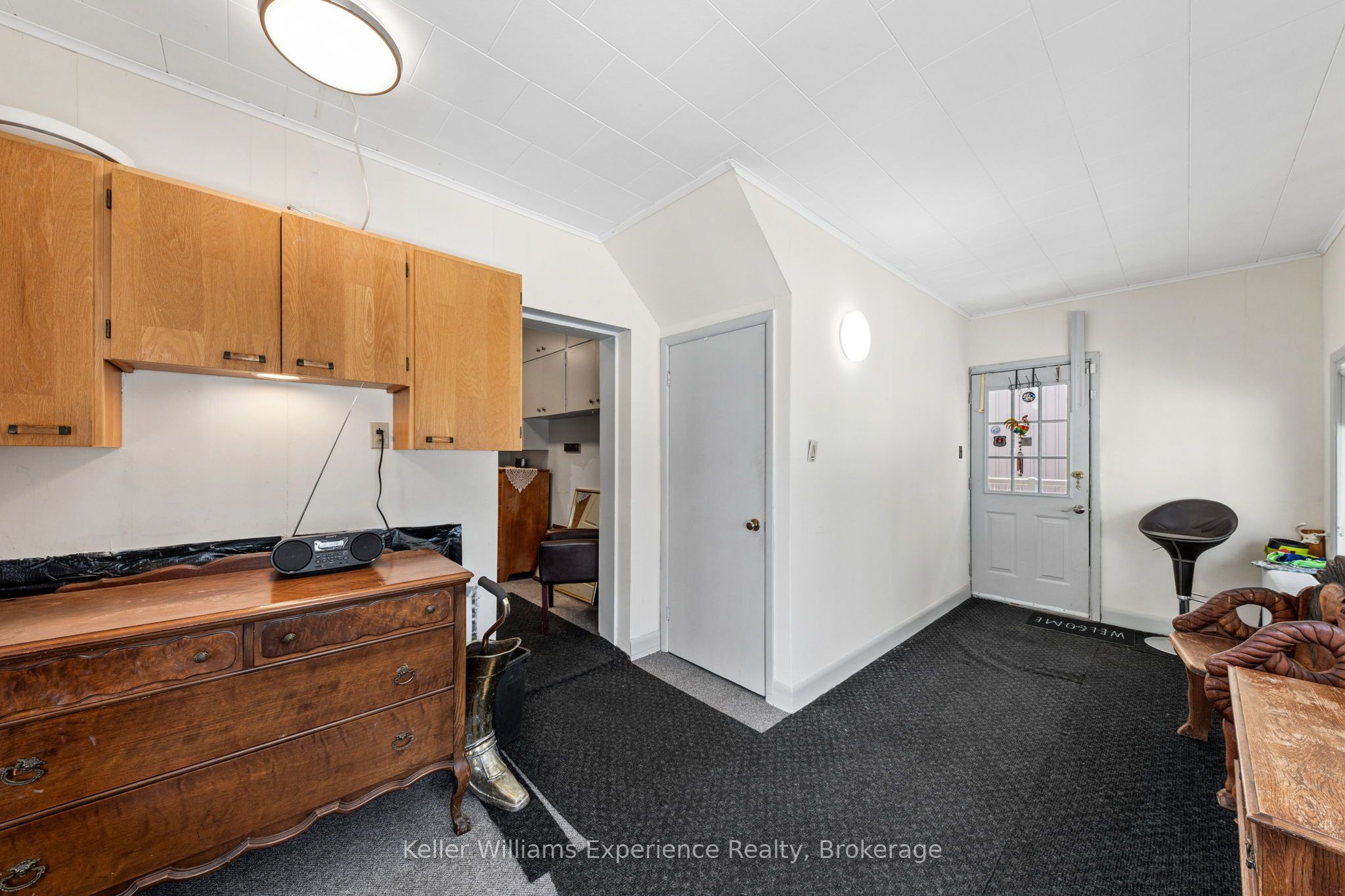 390 King Street Property Photo 10