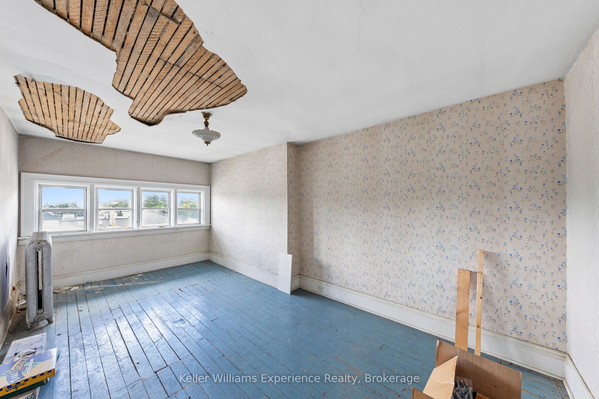 390 King Street Property Photo 17