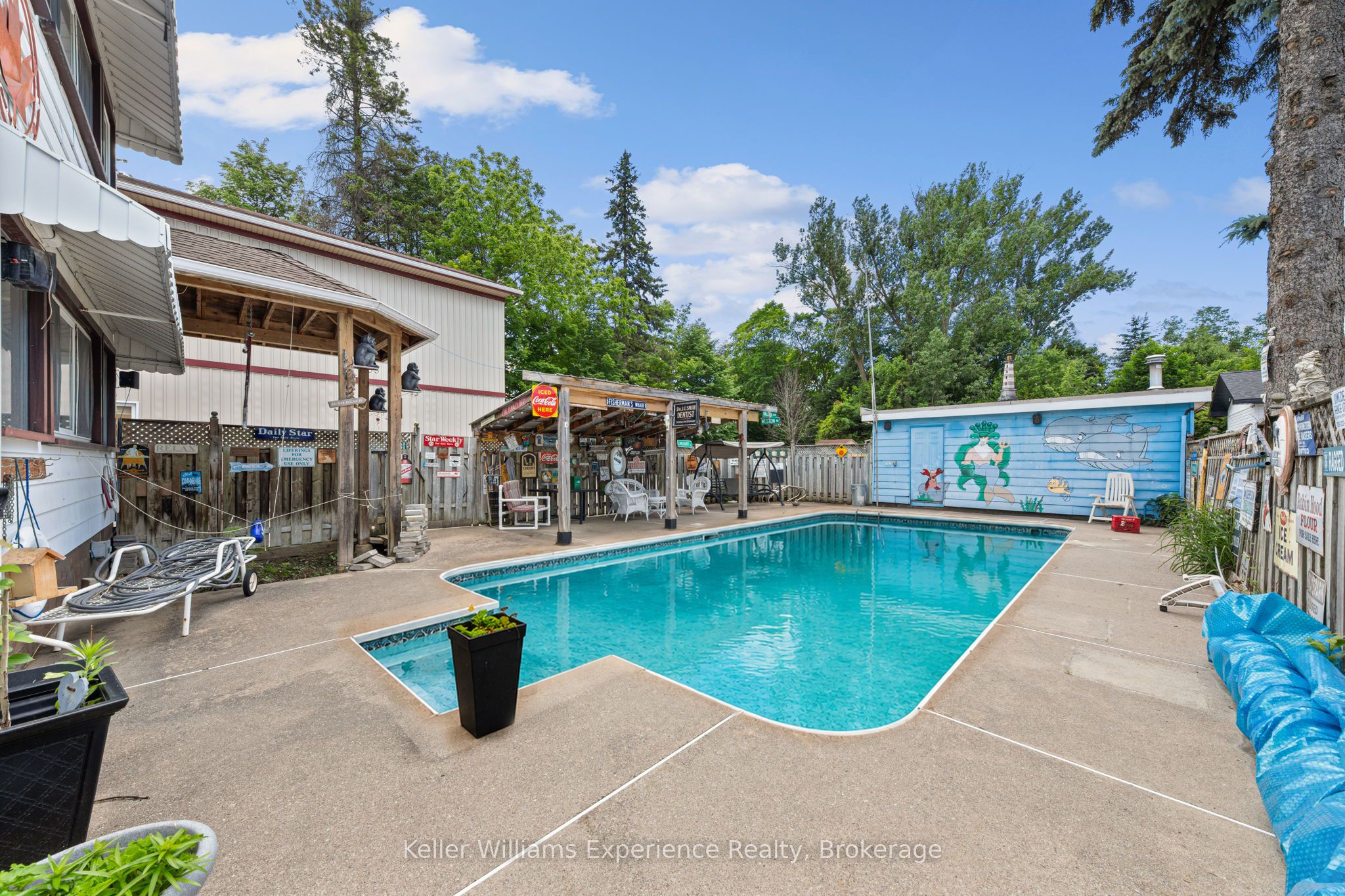390 King Street Property Photo 18