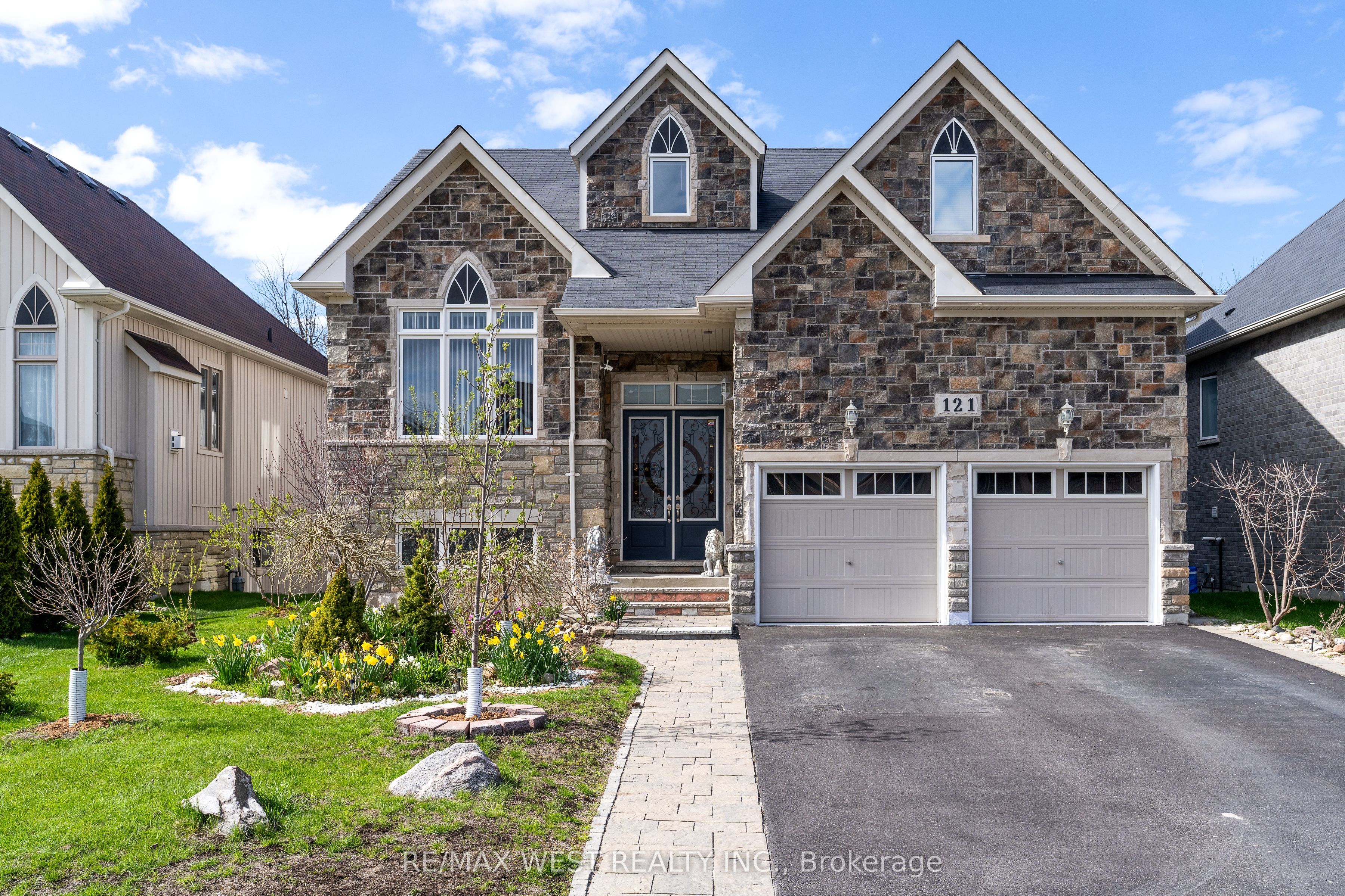 121 Allegra Drive Property Photo 1